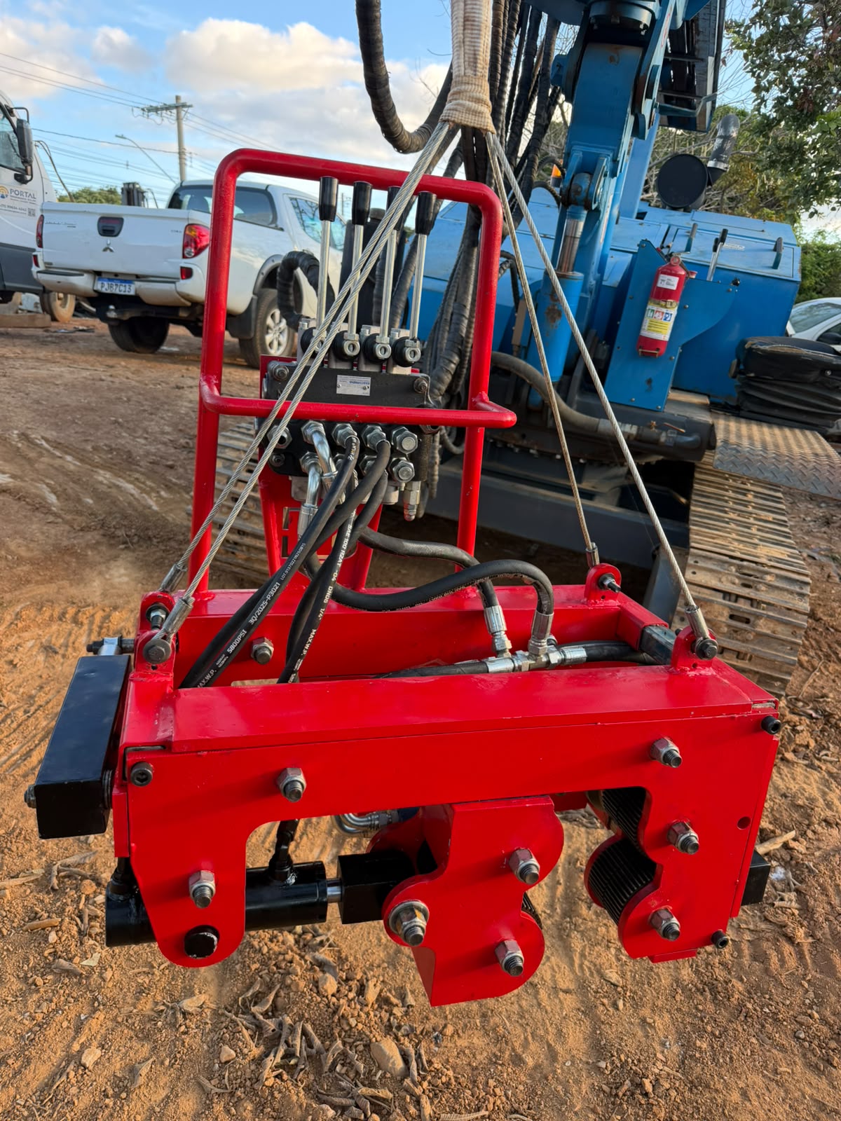 Chave de força hidráulica MX-02 com giro para retirada de tubo de 1.1/2¨ a 8¨ c/ 02 motores hidráulicos - Imagem 4